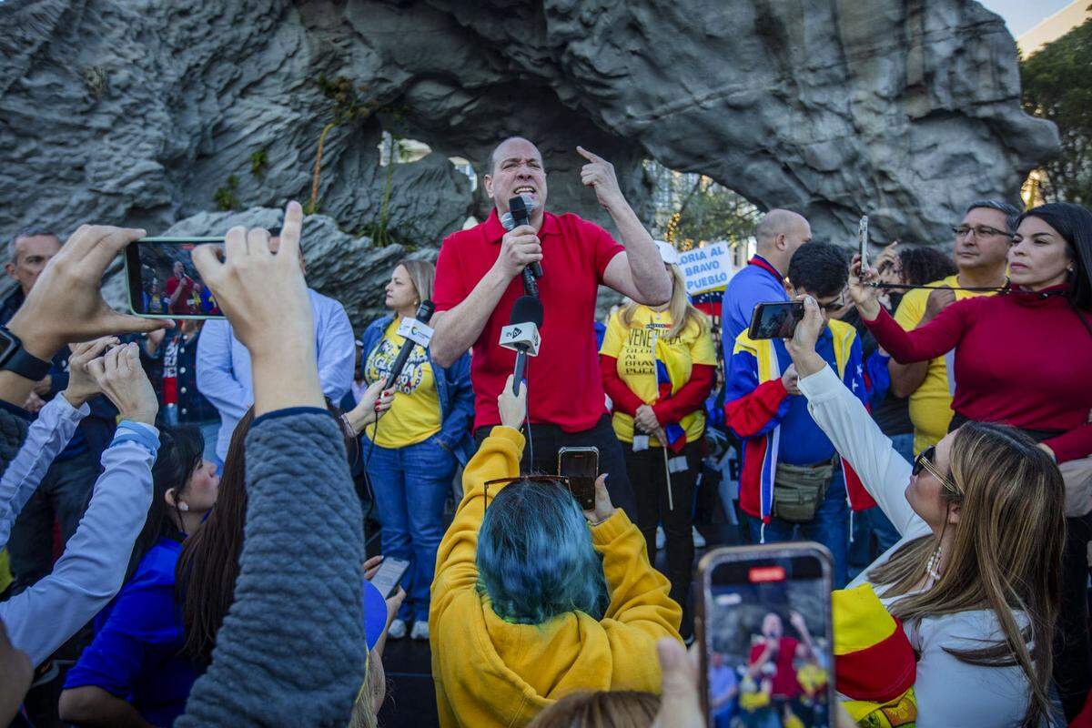 Venezuelan political activist Jose Amalio Graterol talks to the crowd as members of the Venezuelan community in Miami gathered across from Doral City Hall in support of Edmundo Gonzalez and Maria Corina Machado