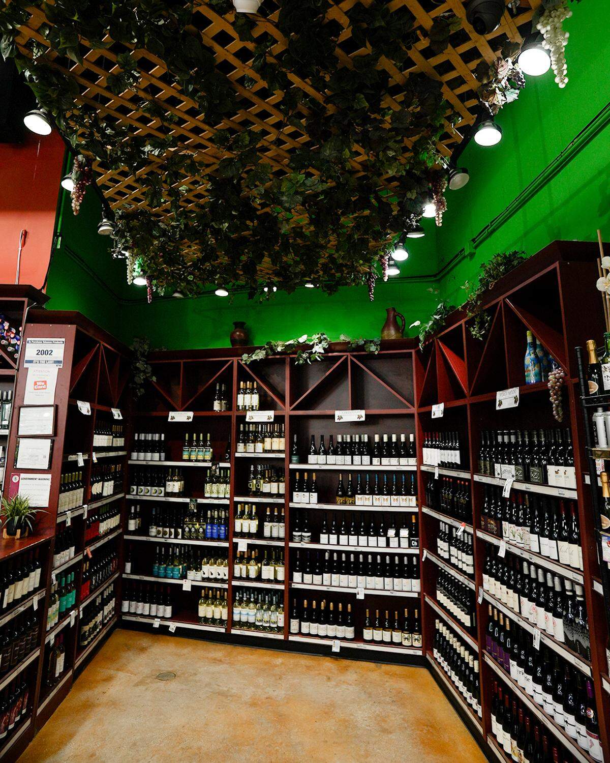 A wine and spirts section at a Go Grocer. The Chicago hybrid grocery-convenience store is coming to the Fort Lauderdale area in 2025.