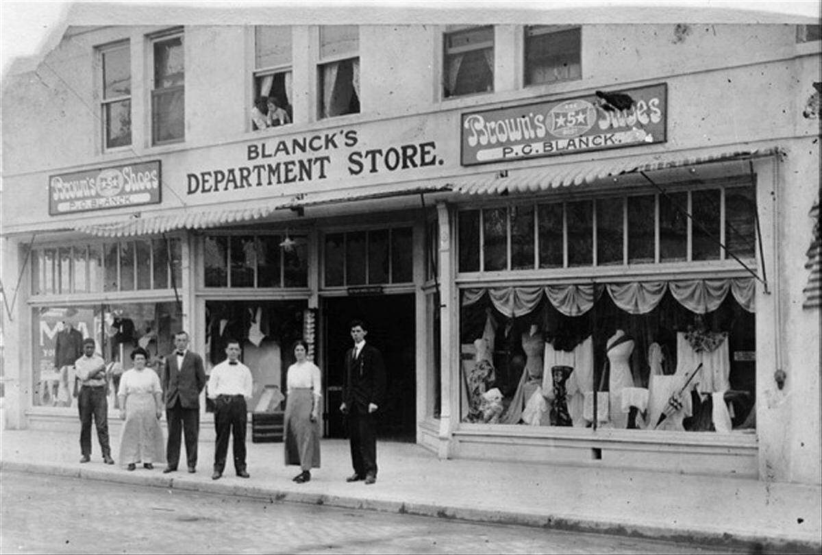 Blanck’s Department Store in 1913 (12 of Miami’s first 16 businesses were operated by Jewish merchants)