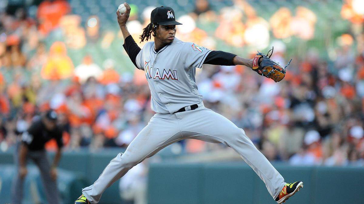 BALTIMORE, MD - JUNE 15: Jose Urena #62 of the Miami Marlins pitches in the first inning against the Baltimore Orioles at Oriole Park at Camden Yards on June 15, 2018 in Baltimore, Maryland.  (Photo by Greg Fiume/Getty Images)
