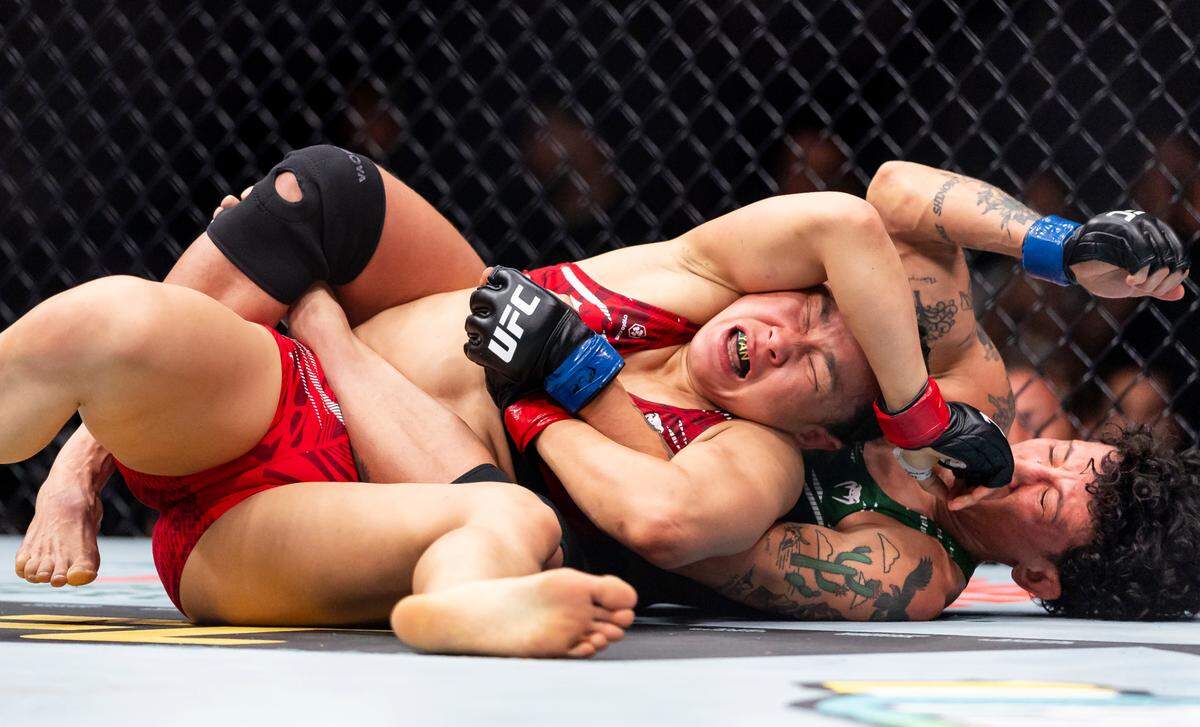 Virna Jandiroba of Brazil fights against Yan Xiaonan of China in their women strawweight bout during UFC 314 at the Kaseya Center on Saturday, April 12, 2025, in downtown Miami, Fla.