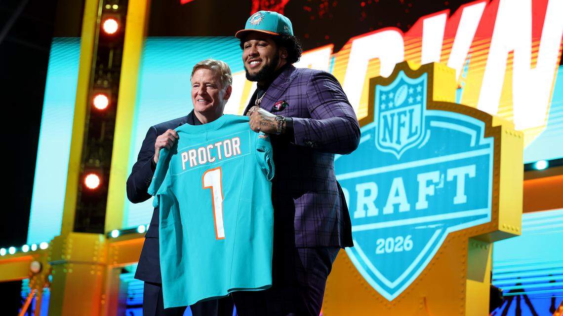 Kelly: Dolphins pass on two highly praised prospects to select boom-or-bust tackle | Opinion