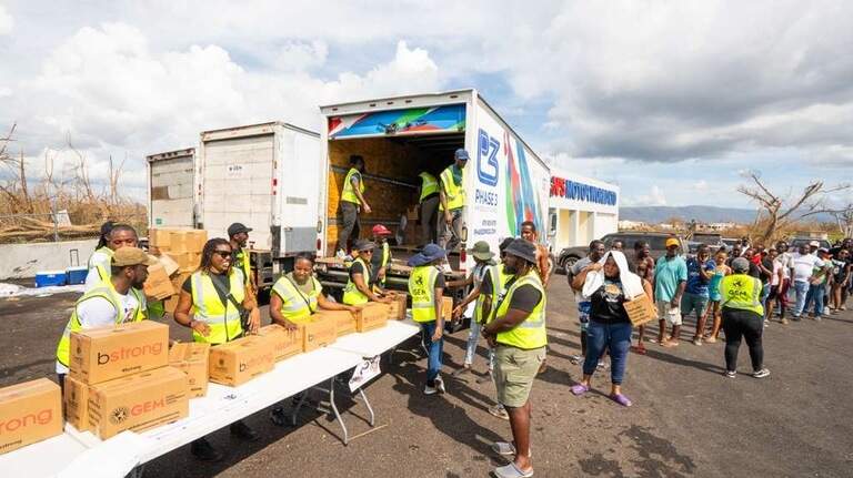 Grupos de Miami comienzan a movilizar ayuda tras mortales terremotos en Venezuela