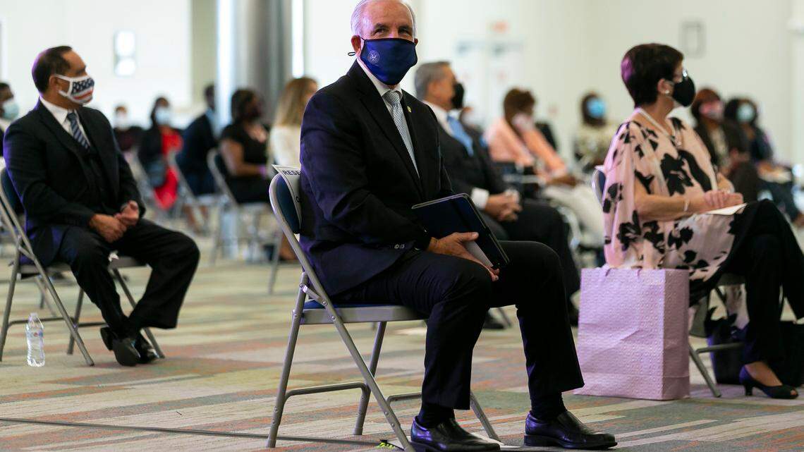 Gimenez, Salazar visit U.S.-Mexico border, criticize Biden’s immigration policy