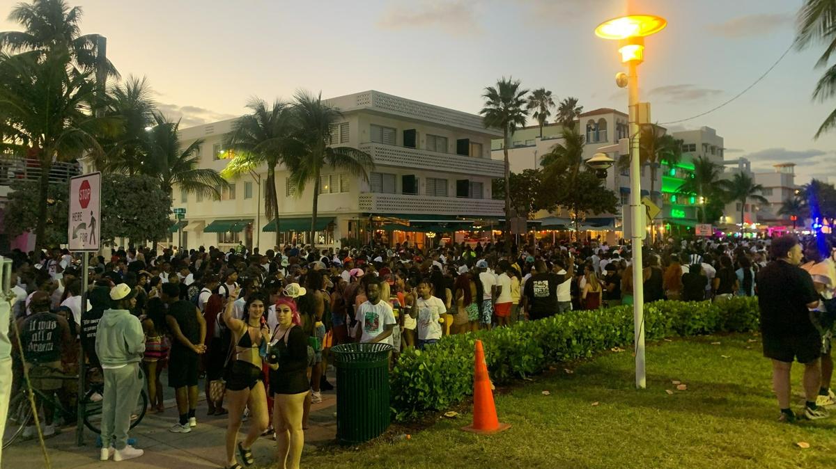 Spring breakers gather on Ocean Drive near Eighth Street in Miami Beach on Thursday, March 16, 2023.