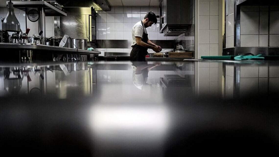 Flying insects, food temps: Pines restaurants hit with high-priority violations