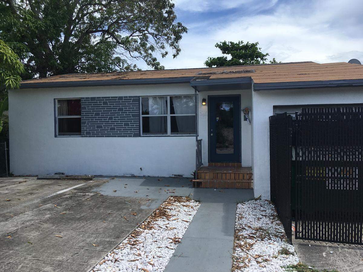 Daphne Campbell moved her voter registration to this house in Buena Vista in late 2012 after the state redrew the lines for her House district and kept it there until just after Christmas the following year.