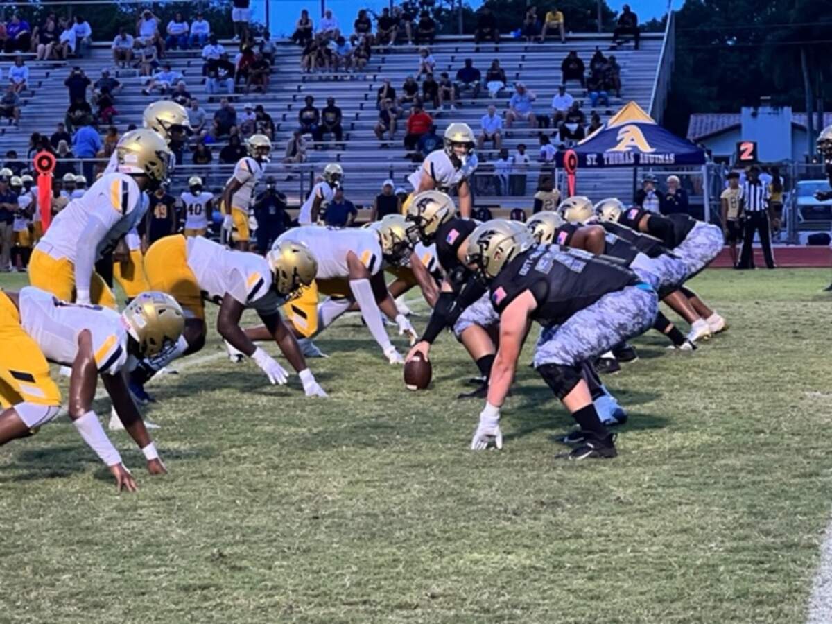St. Thomas Aquinas extended its winning streak to 15 games following a convincing 38-0 win over Western on Friday night in Davie.