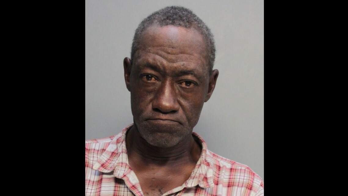 He tried to grab a 12-year-old girl out of her mother’s car, cops say. He didn’t get far.