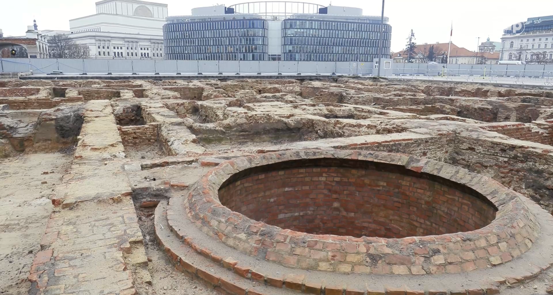 Another portion of the ruins.