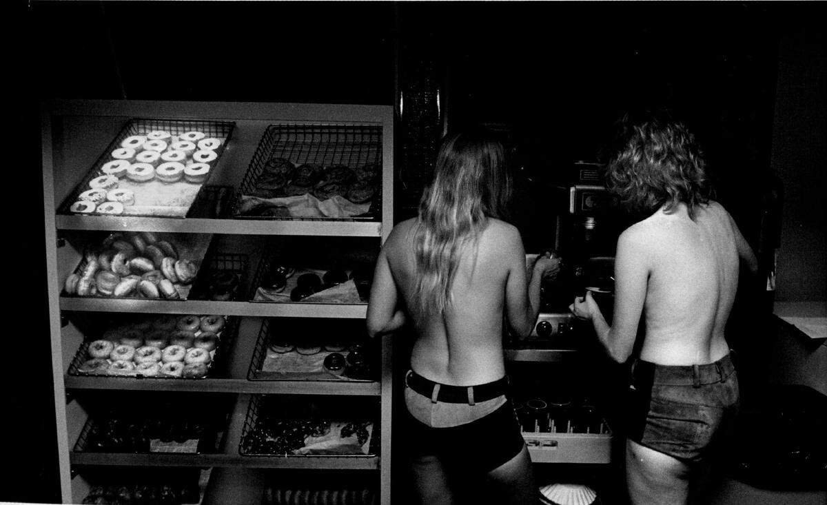 Employees at R Donuts in Fort Lauderdale in 1987.