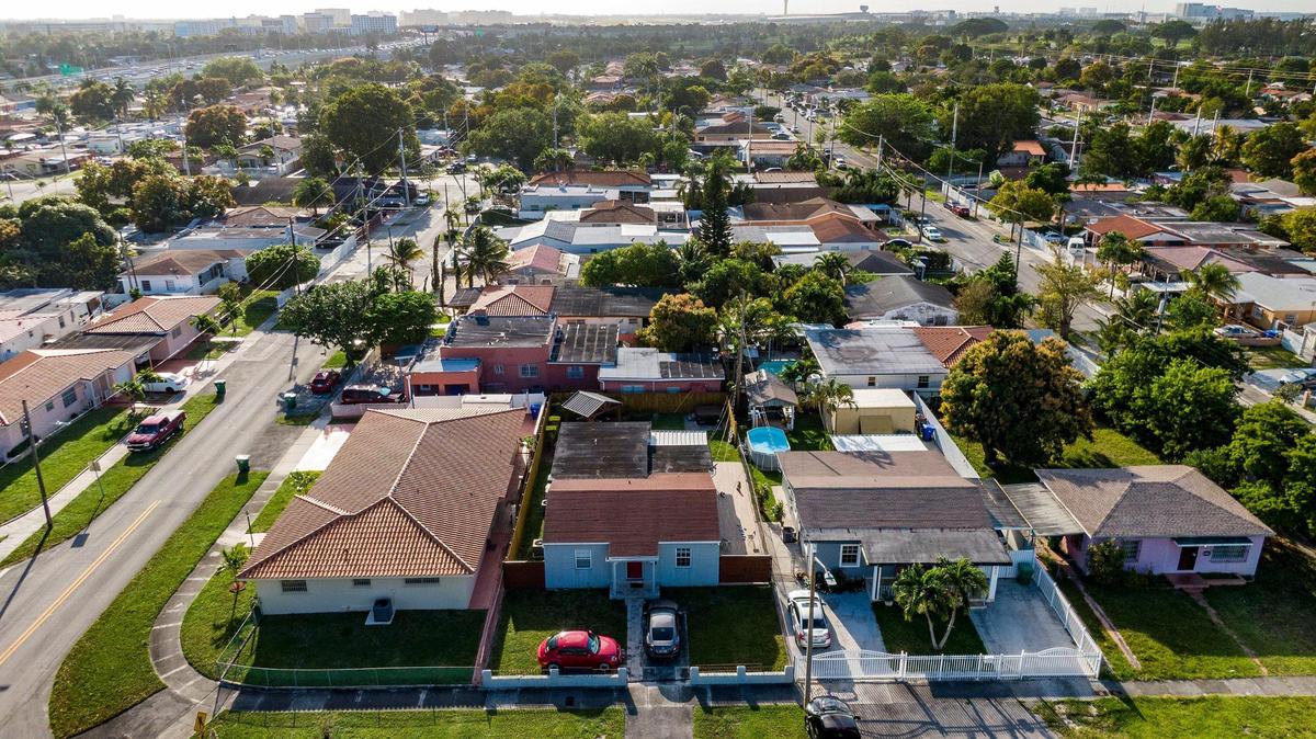 Vista de Grapeland Heights, el vecindario junto al sitio del proyecto propuesto Miami Freedom Park, cerca del Aeropuerto Internacional de Miami, el jueves 9 de marzo de 2021.