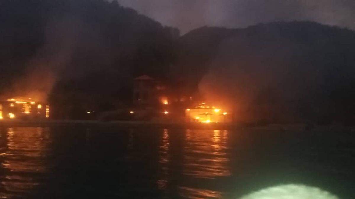 On Saturday, March 28, 2020, a mob in northern Haiti set the Joupana resort on fire, burning all four of its buildings. The resort is located in Port Français, a hillside village near Haiti’s northern coast between the town of Labadie and Baie de l’Acul. Its owner is a Haitian-American engineer, Jude Jean-Gilles and his wife, Beatrice.