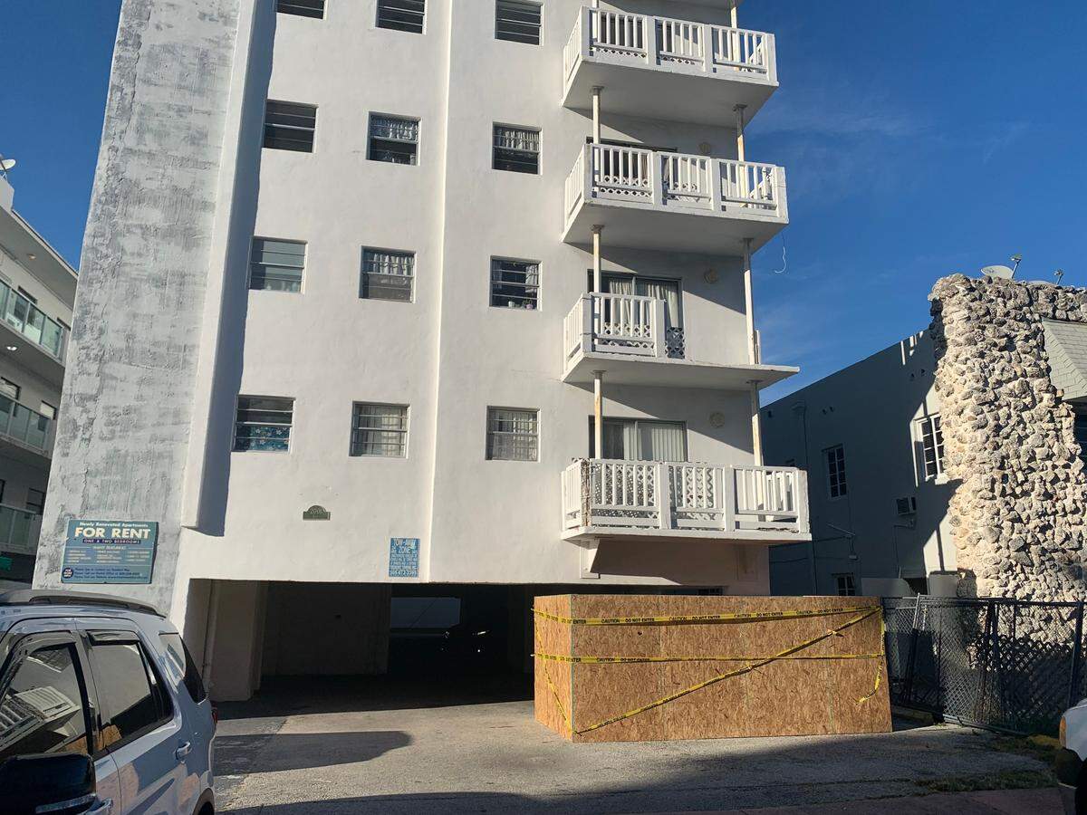 The Lois Apartments, at 2001 Bay Dr. in Miami Beach, sustained balcony damage in 2017 but repairs have yet to begin. The building owner, Surfside Mayor Charles Burkett, blames delays in the city’s permitting process and hiring challenges during COVID-19.