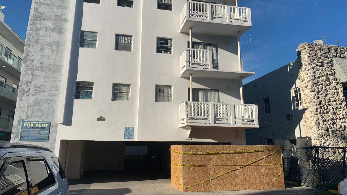 The Lois Apartments, at 2001 Bay Dr. in Miami Beach, sustained balcony damage in 2017 but repairs have yet to begin. The building owner, Surfside Mayor Charles Burkett, blames delays in the city’s permitting process and hiring challenges during COVID-19.