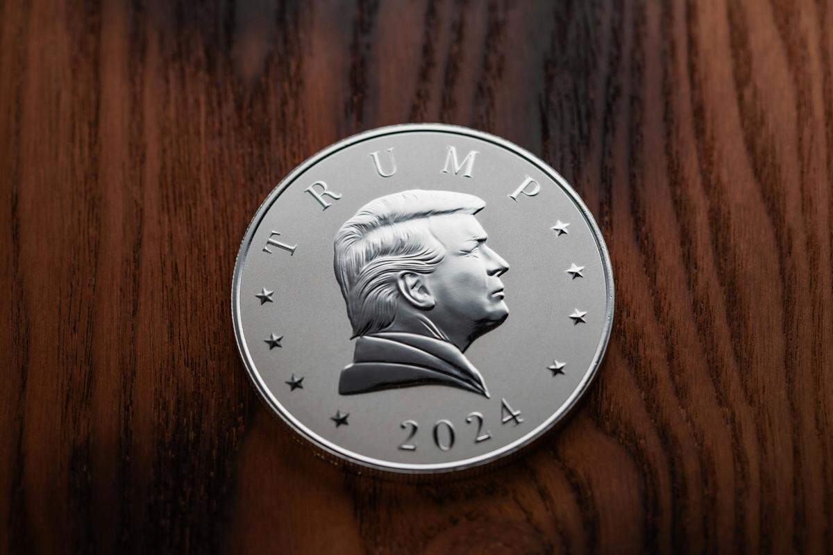 Commemorative coins with President Trump’s side profile are being sold online.