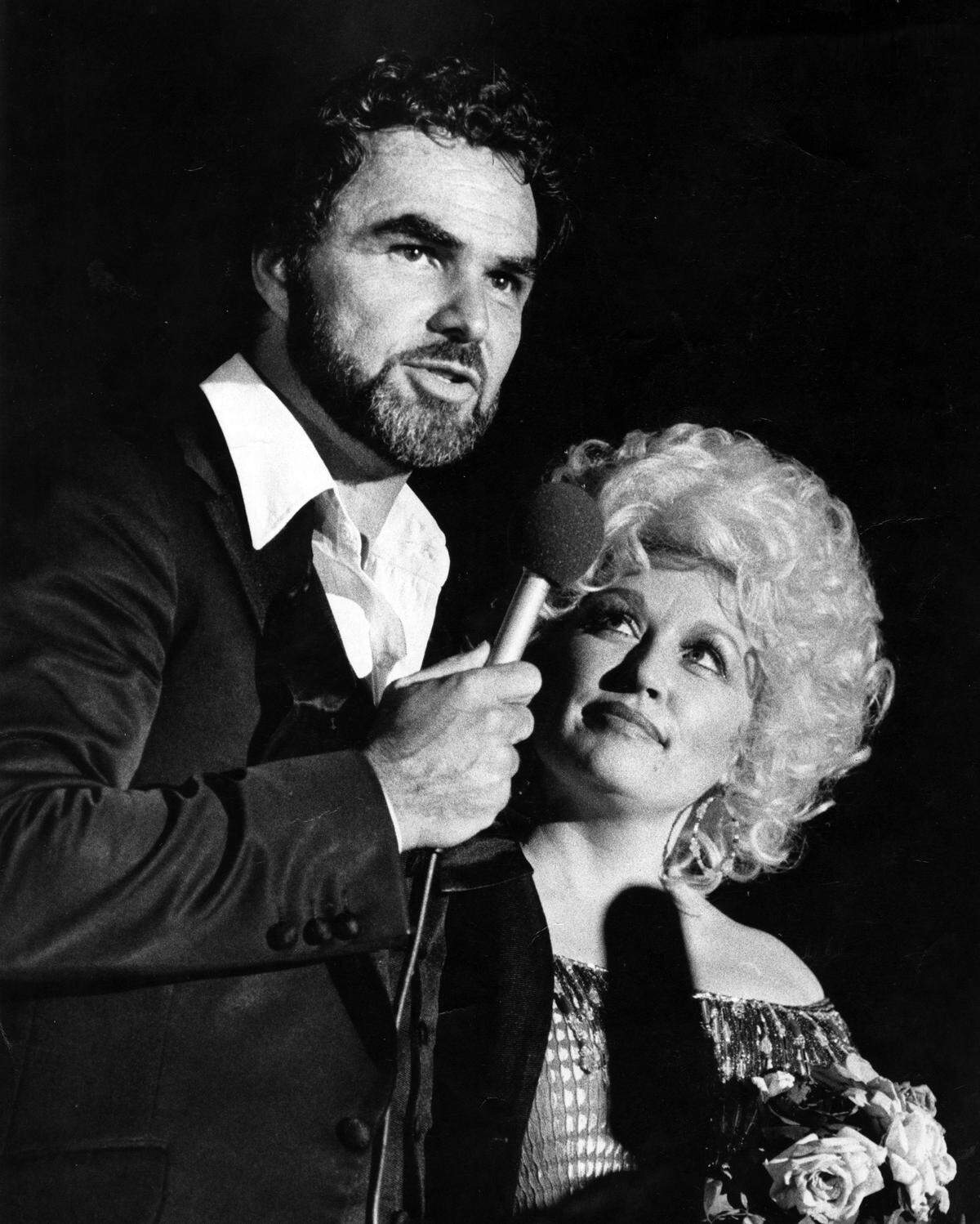 Burt Reynolds and Dolly Parton at Burt Reynolds Jupiter Dinner Theater on July 15, 1982.