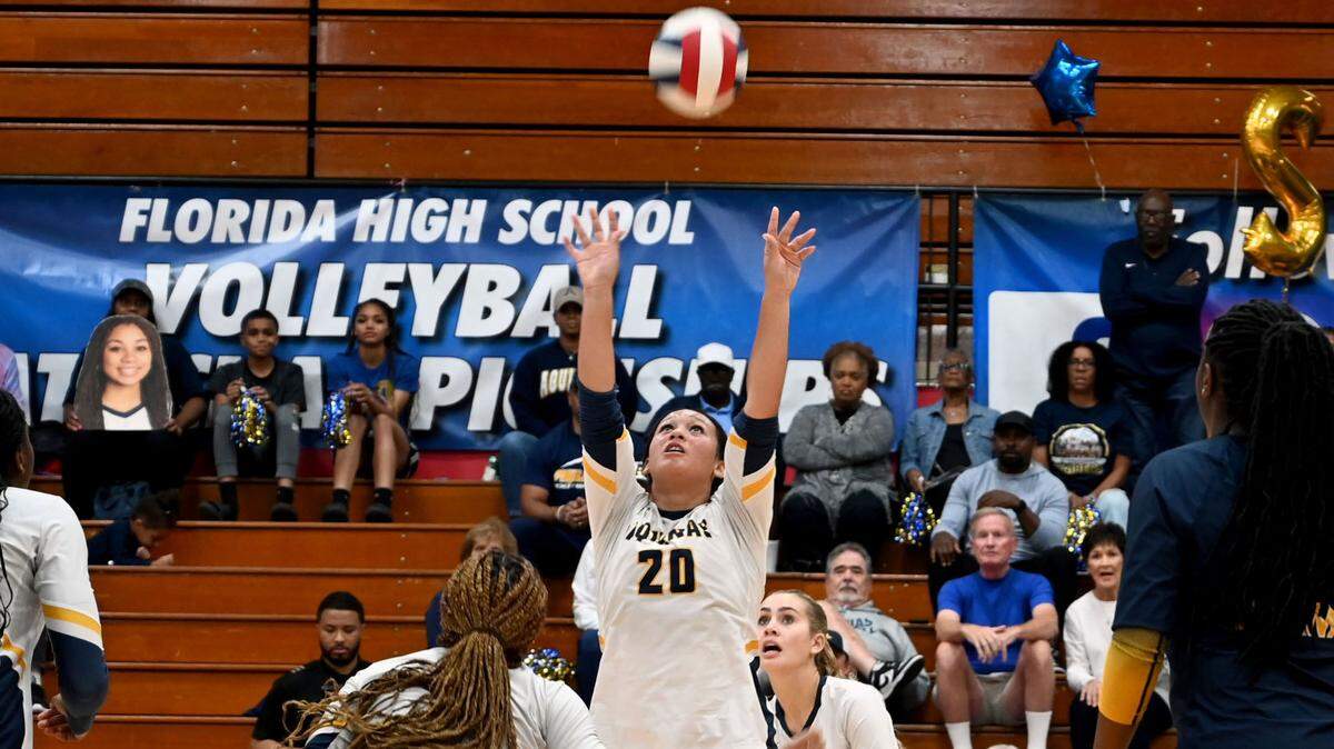 St. Thomas Aquinas junior setter Mikayla Porter sets up a shot against Viera during the Class 6A state championship match at the FHSAA girls volleyball state tournament on Thursday at Polk State College in Winter Haven.