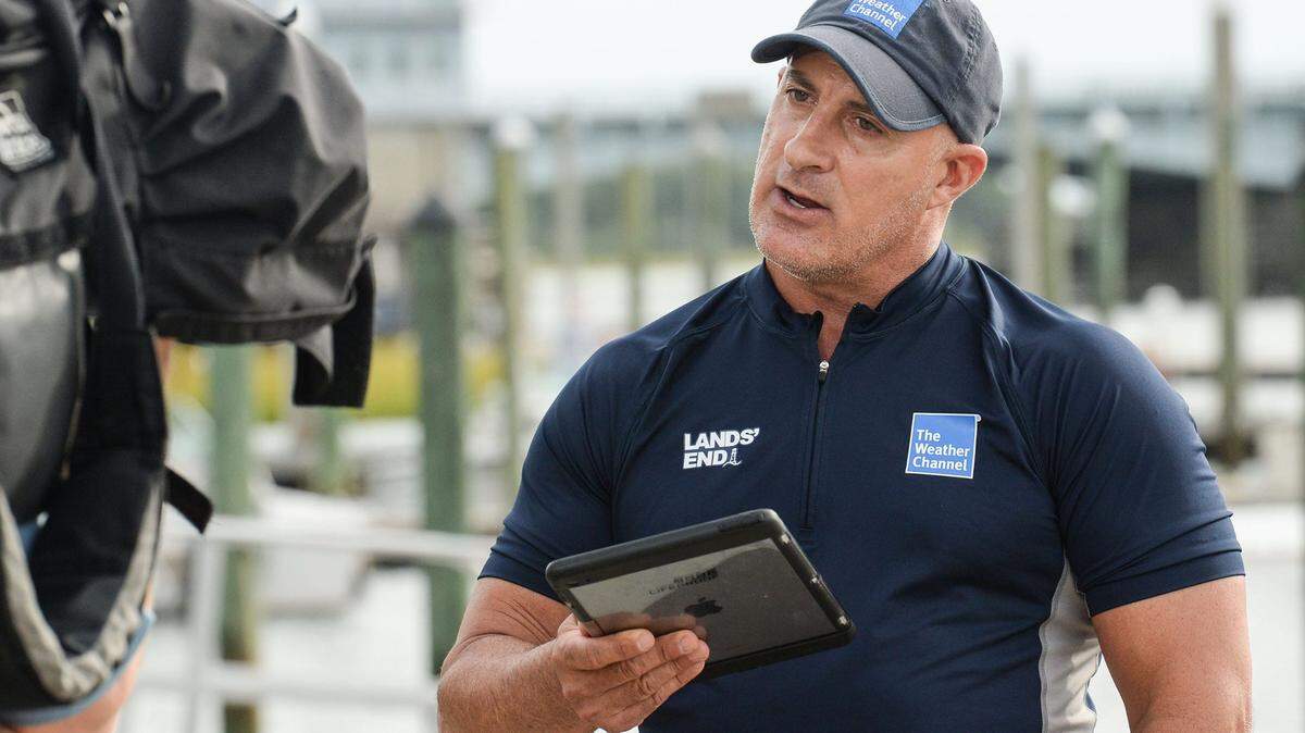 Jim Cantore, of The Weather Channel, does a live report at Crocker’s Landing in Wilmington, North Carolina, before Hurricane Florence arrived. Thursday, Sept.13, 2018. Xxx 0913 Hurricane Florence Thursday Wilmington 06 Jpg S Bbc Usa Nc