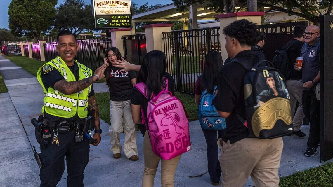Is your child’s backpack too heavy? Check tips on how to keep schoolkids safe