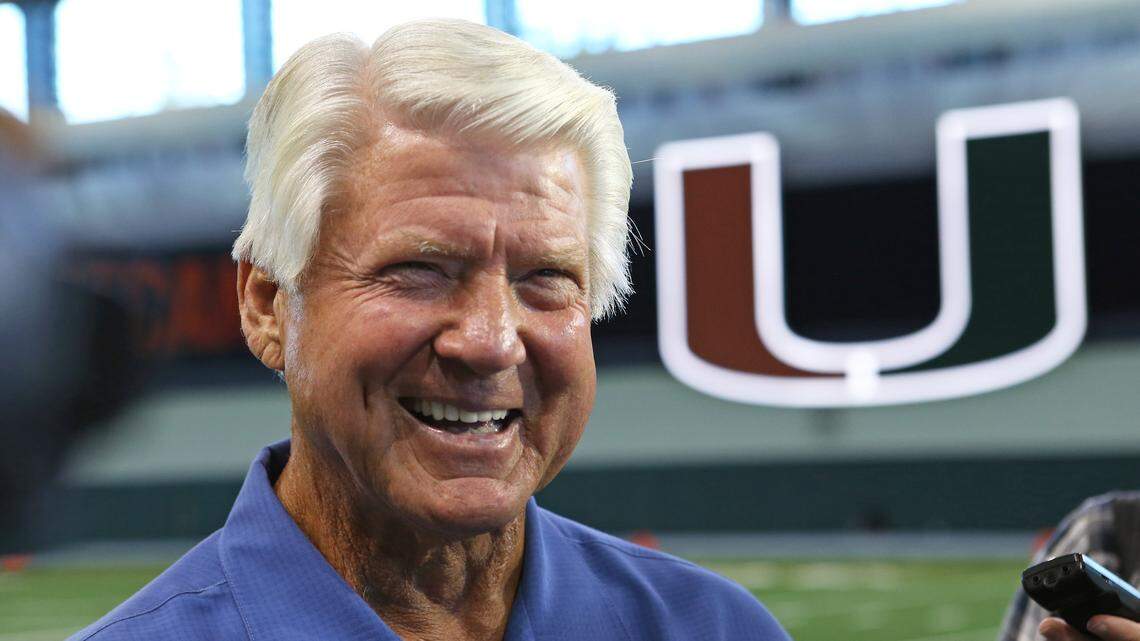 Hurricane legend Jimmy Johnson picks Troy Aikman as Pro Football Hall of Fame presenter