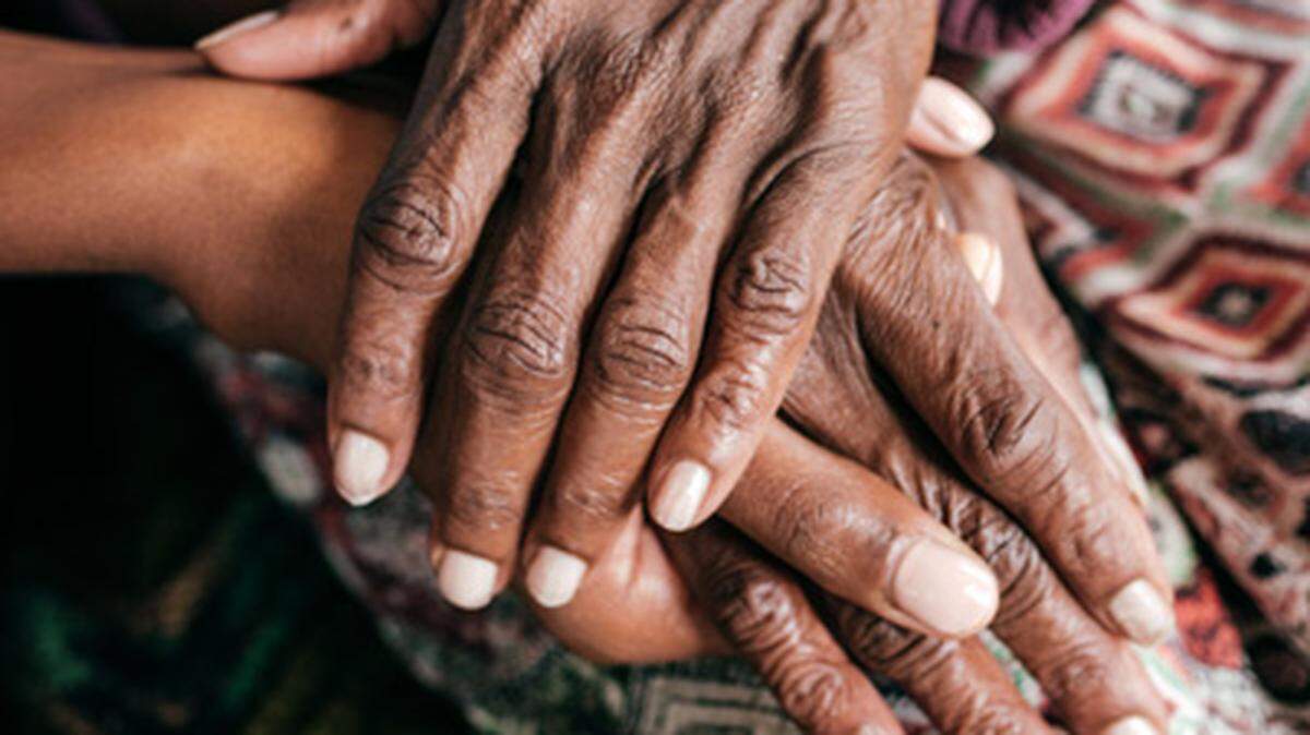 Recent study finds that the death of a grandmother can have a long-term negative effect on grandchildren.