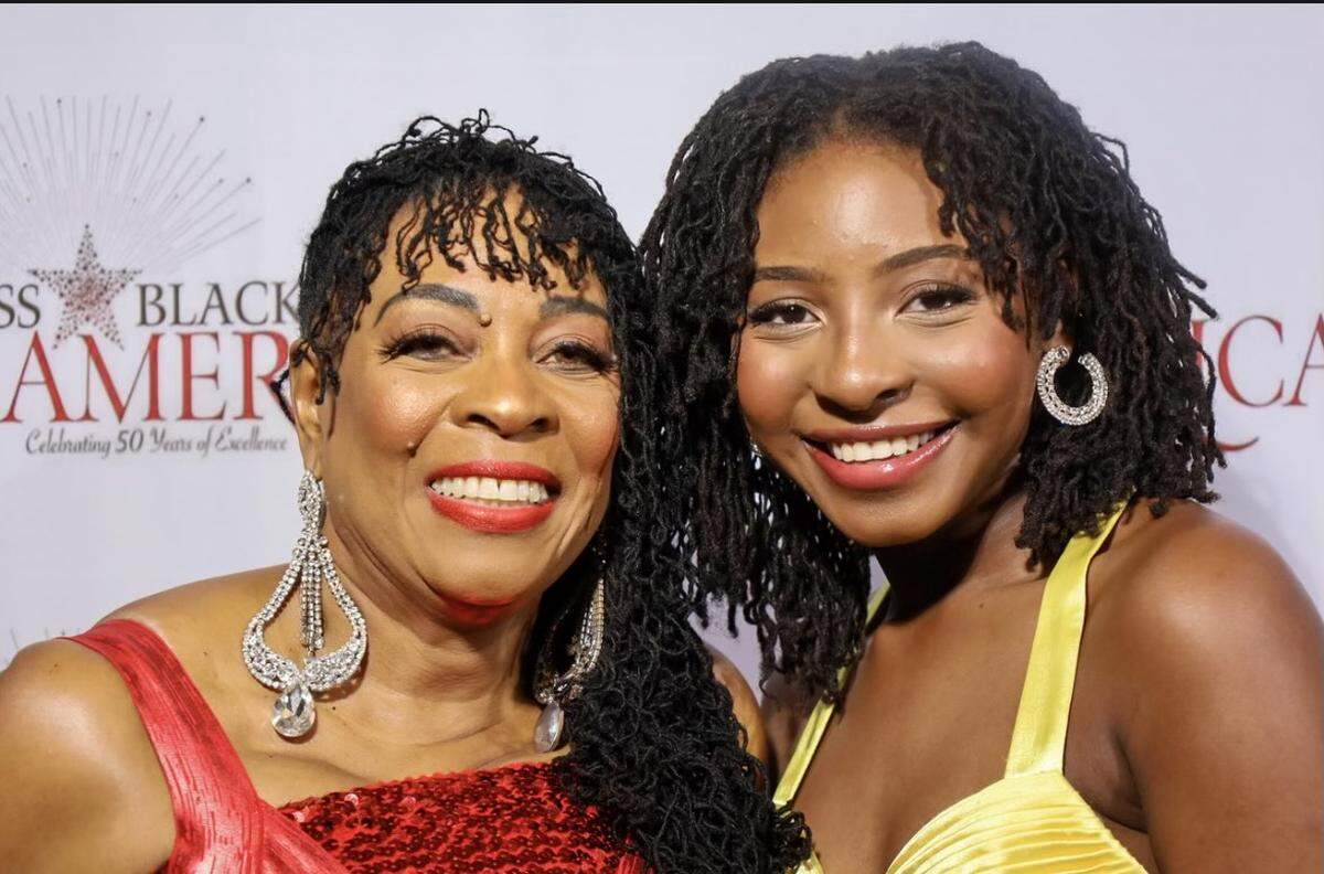&nbsp;Diane Moore-Eubanks and daughter Sudan Eubanks are volunteers extraordinaire. 