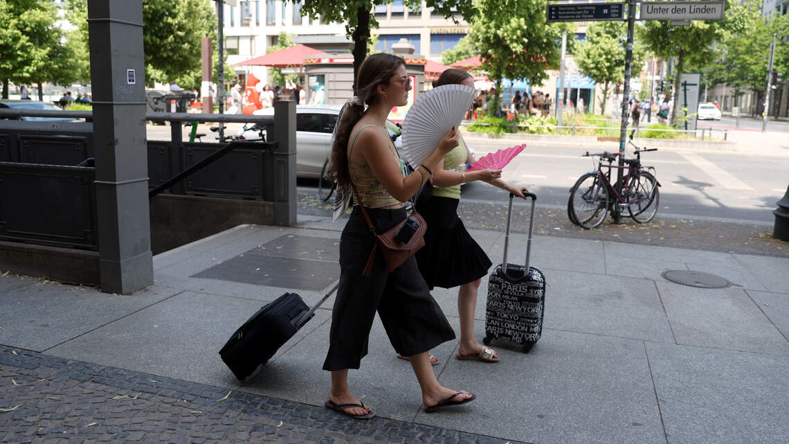Traveling This Summer? Experts Say These Heat Safety Steps Matter More Than Ever