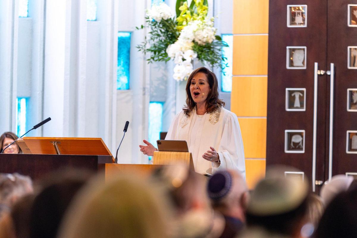 Temple Judea Cantor Lisa Verona Segal says she’s more of ‘a contemporary cantor. I play the guitar, I have this rock band background. I definitely, in my musical choices and programming, am always thinking about the young worshipers.’