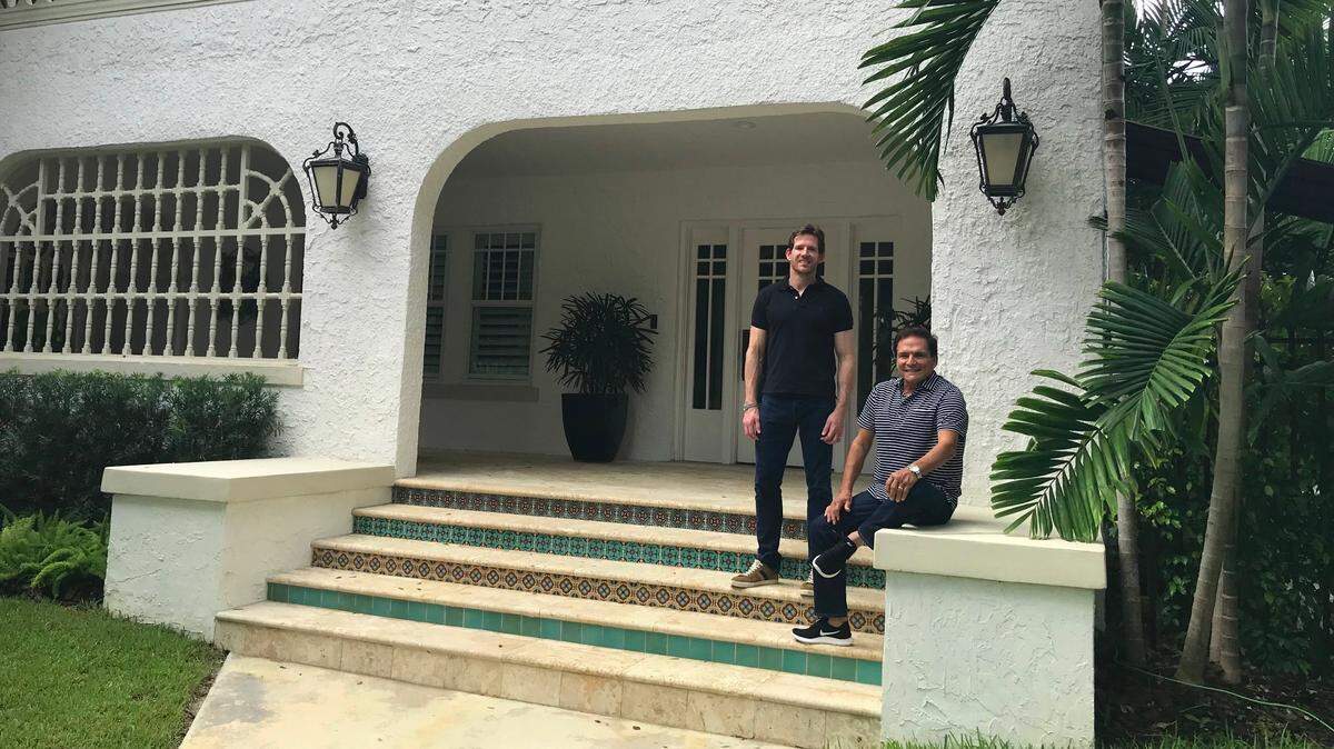 Dade Heritage Trust honored Tyler Hull and Charles Loredo with the Fall 2018 Key Keeper Award for the restoration and care of their historic Shenandoah home.