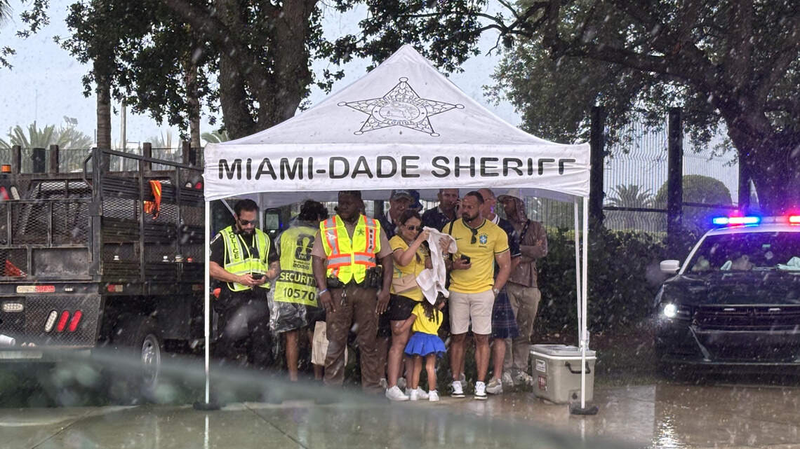Rain doesn’t stop Brazil, Scotland fans from arriving early at Miami Stadium