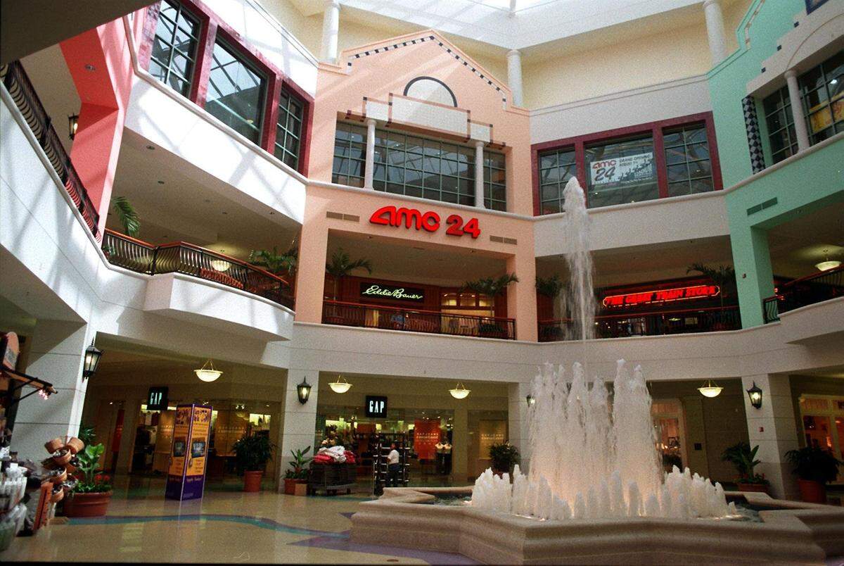 Back in the days when the AMC 24 Theatre was new at the Aventura Mall. This file photo from July 24, 1998, shows the inside of the southeast side of the mall. Two three-story parking garages were added to feed into some of these anchors, which for a few years included a Rainforest Cafe across from the movie theaters.