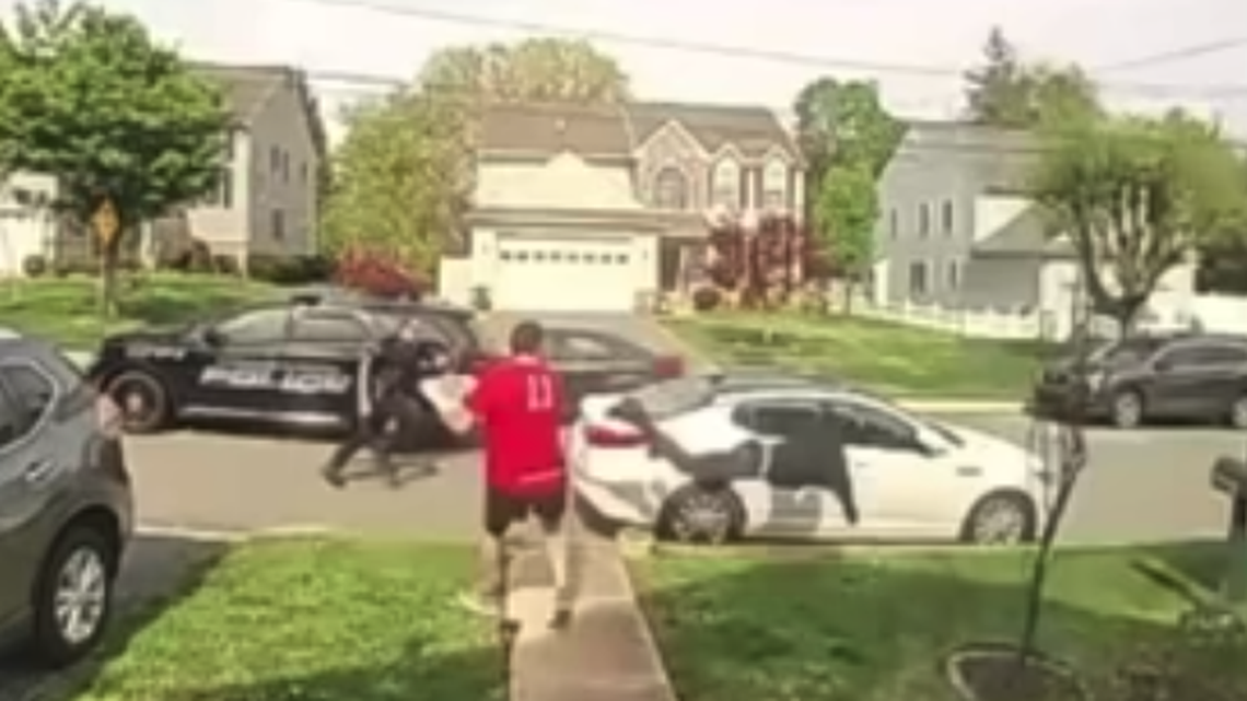 A delivery driver for Cocco’s Pizza helped officers in Brookhaven arrest a carjacking suspect.