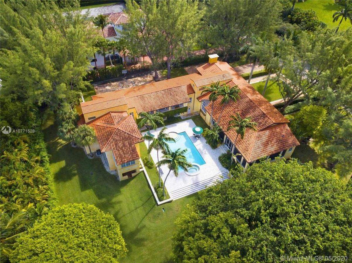 555 Casuarina Concourse, Coral Gables