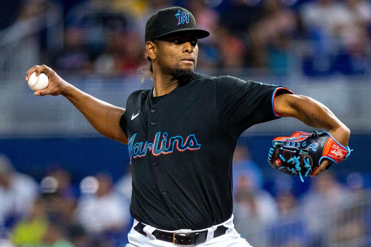Miami Marlins pitcher Edward Cabrera (27) throws the ball during the second inning of an MLB game against the New York Mets at loanDepot park in the Little Havana neighborhood of Miami, Florida, on Friday, September 9, 2022.
