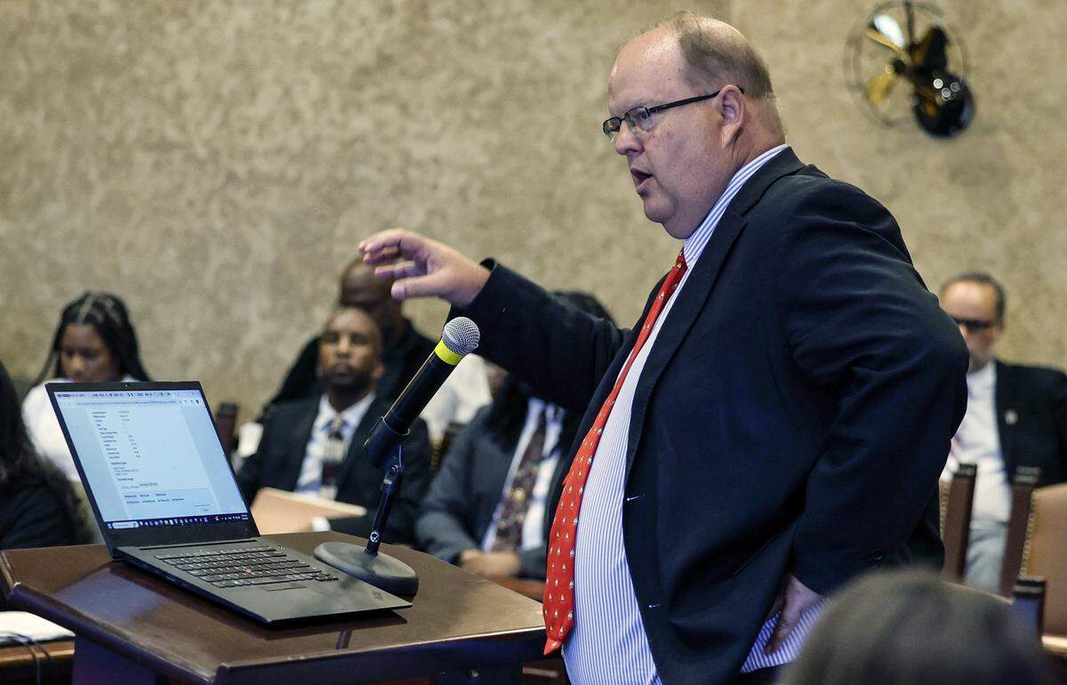 Attorney David Winker address the court during a mass trial of the remaining 100 plus residents of the L'il Abner Mobile Home Park, capping a nearly yearlong battle between residents and the park's ownership at Miami-Dade County Courthouse in Miami, Florida, on Thursday, August 14, 2025.