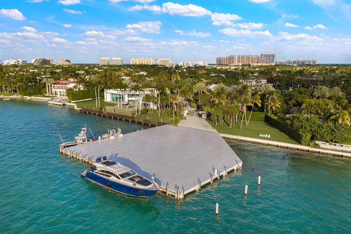 The property, which was once part of President Richard Nixon’s “winter White House,” has a 20,000 square-foot helipad and over 800 feet of waterfront access.