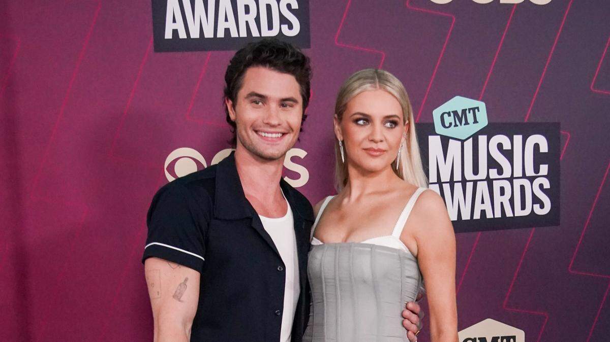 kelsea ballerini and chase stokes