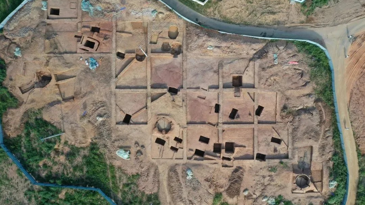 A total of 75 ancient tombs were unearthed in eastern China.