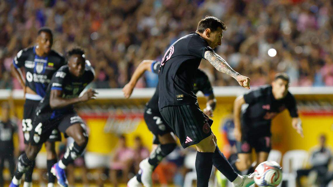 Lionel Messi comes off bench to score winning penalty in Puerto Rico friendly