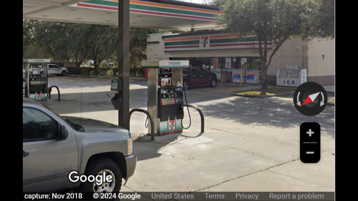 A failed robbery attempt at a 7-Eleven in Hillsborough County, Florida, led to a man attacking a jogger, officials say.