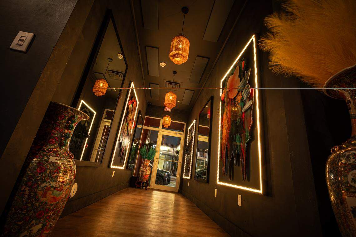 La entrada a Cho Funky Asian Bistro en Miami Beach.