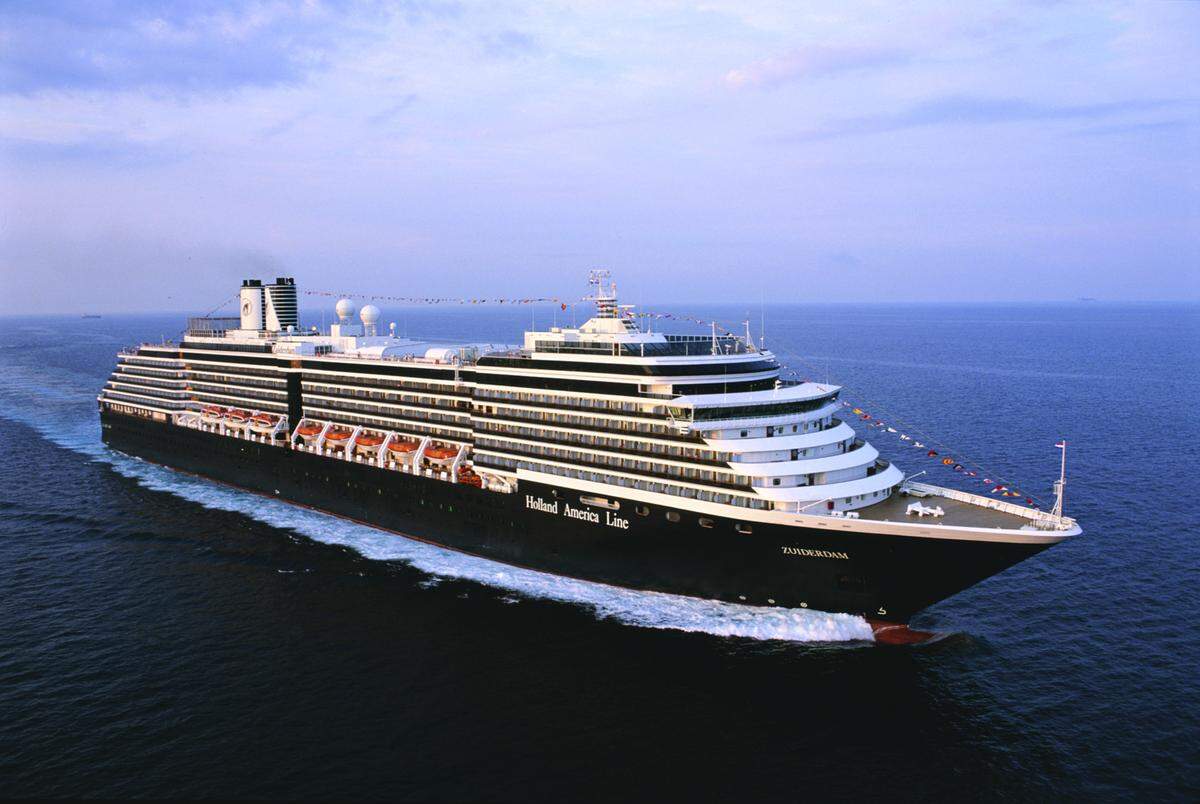 Holland Zuiderdam, the ship that will embark on the Pan Am voyage from PortMiami in 2027