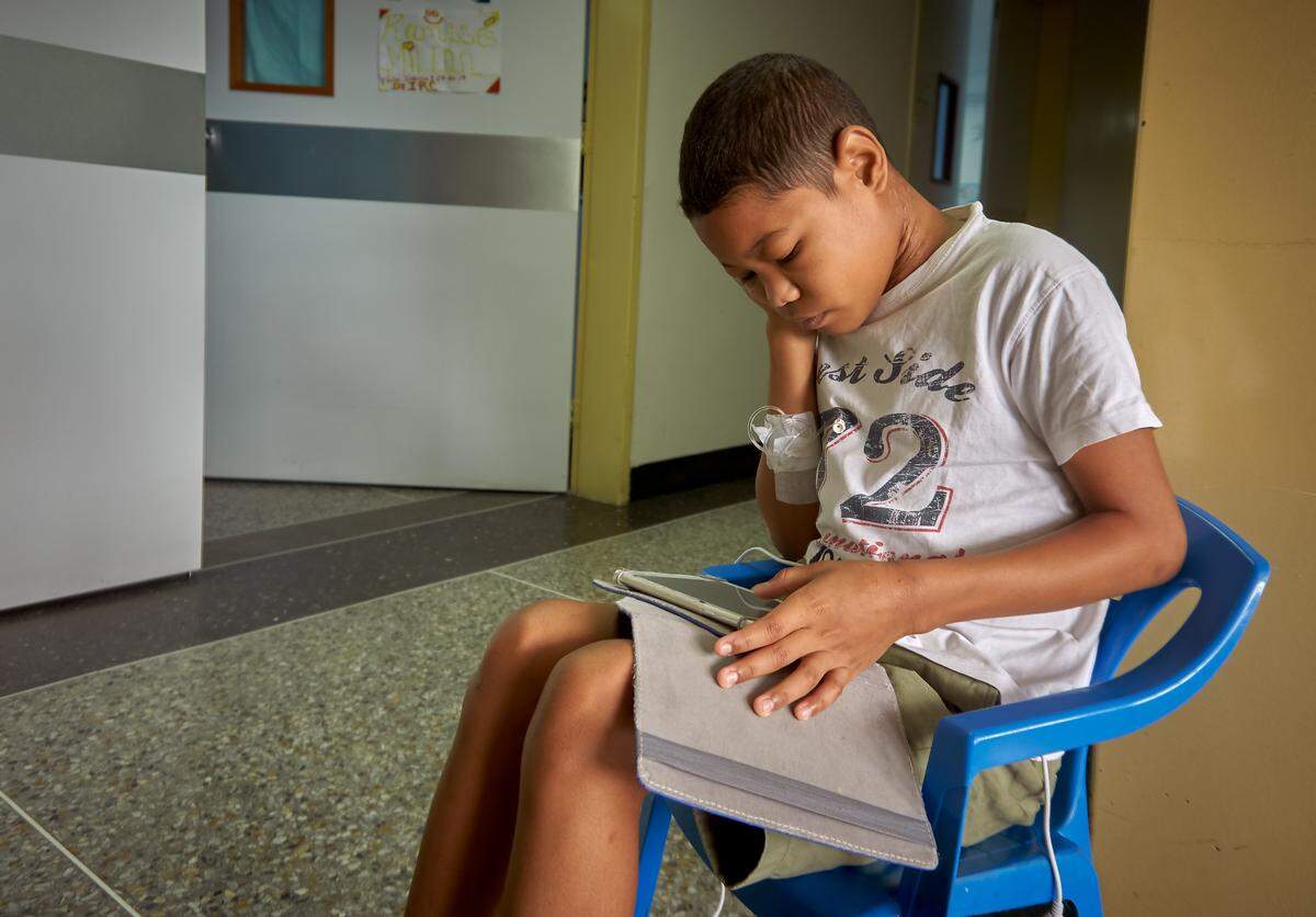 Andres Fernandez,15, has been hospitalized at the J.M Los Rios hospital for the last six months due to kidney problems. In 2017 he spent seven months in the hospital.