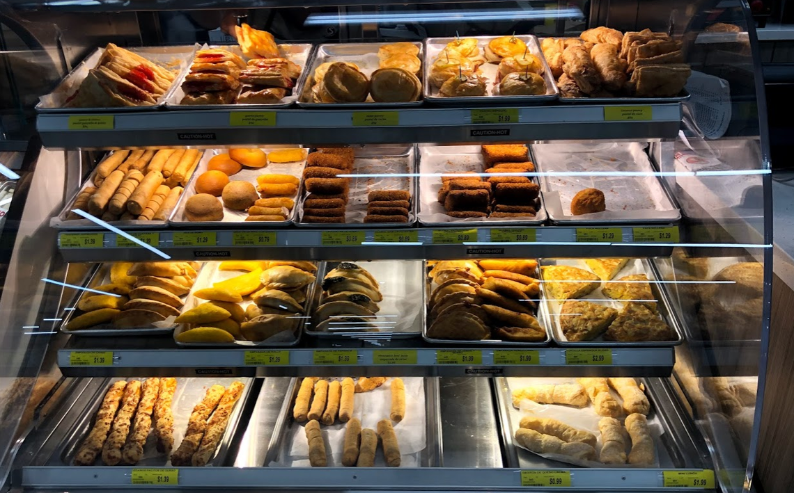 Área de panadería en el nuevo Sedano’s en Hialeah.