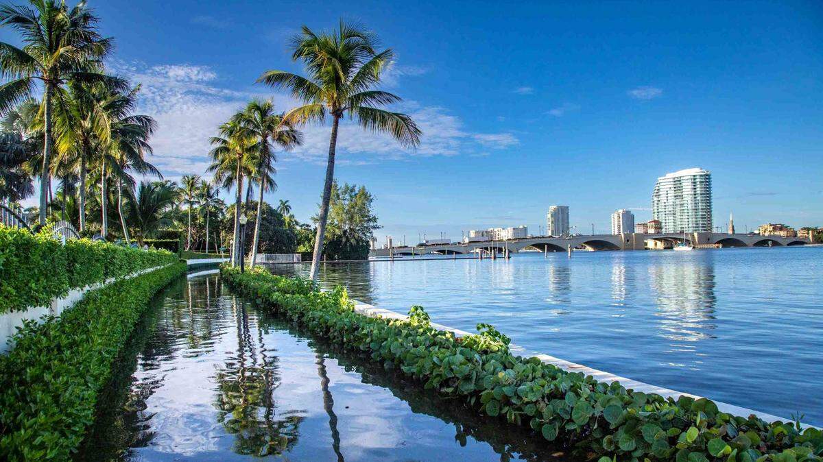 Flooding along coastal Florida in Palm Beach County as a result of King Tide Sept. 29.