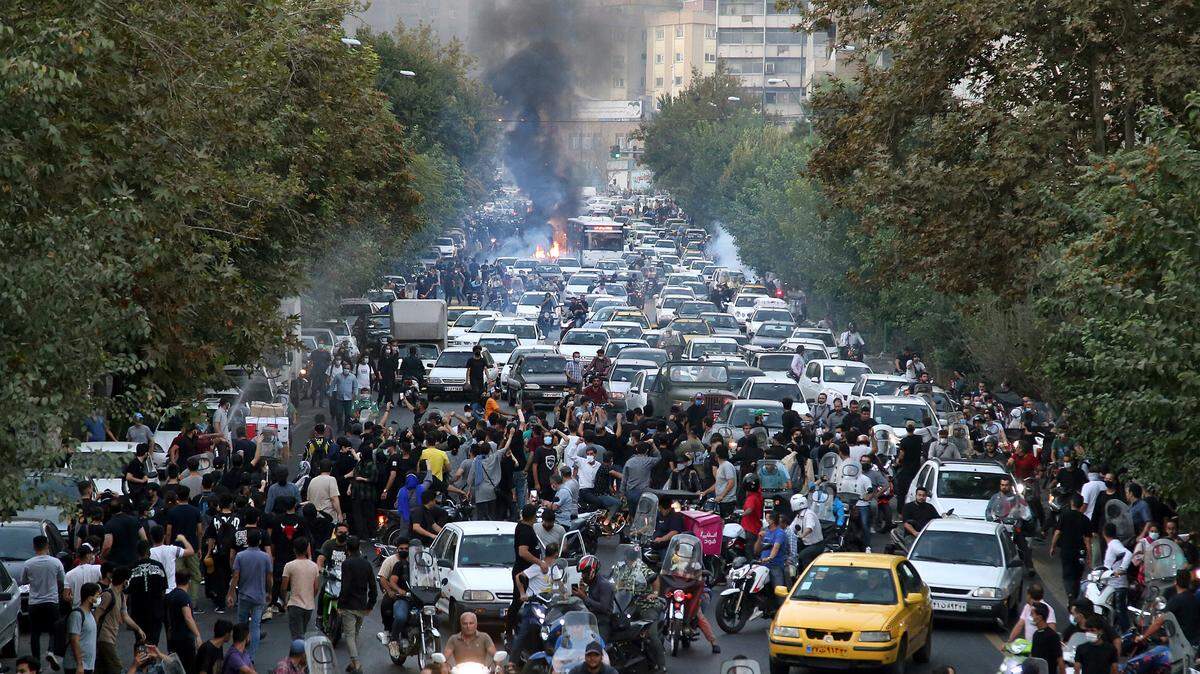Following the death of Mahsa Amini, protests in Iran have spread. What’s happening? Why are people protesting? What do they want? Who are the morality police?