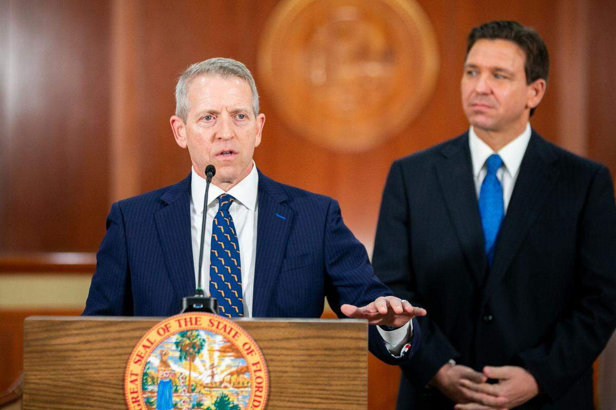 El presidente de la Cámara de Representantes Paul Renner respondiendo a una pregunta durante una rueda de prensa al cierre de la sesión legislativa en el Capitolio de Tallahassee el viernes 5 de mayo de 2023.