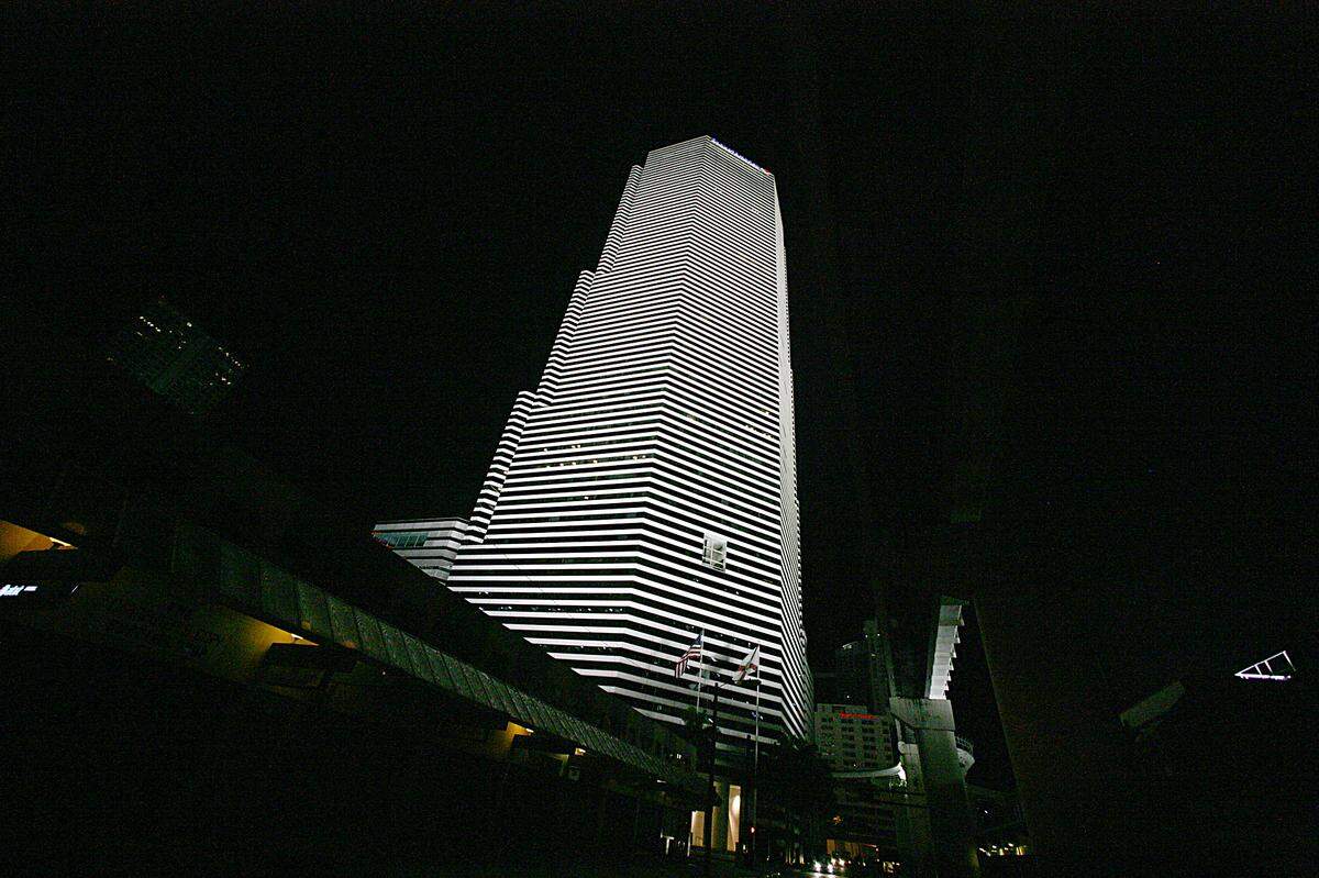 Night view of the tower.