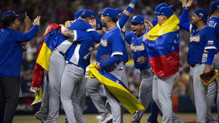 PHOTO GALLERY: Venezuela beats Italy 4-2 in the World Baseball Classic Semifinal